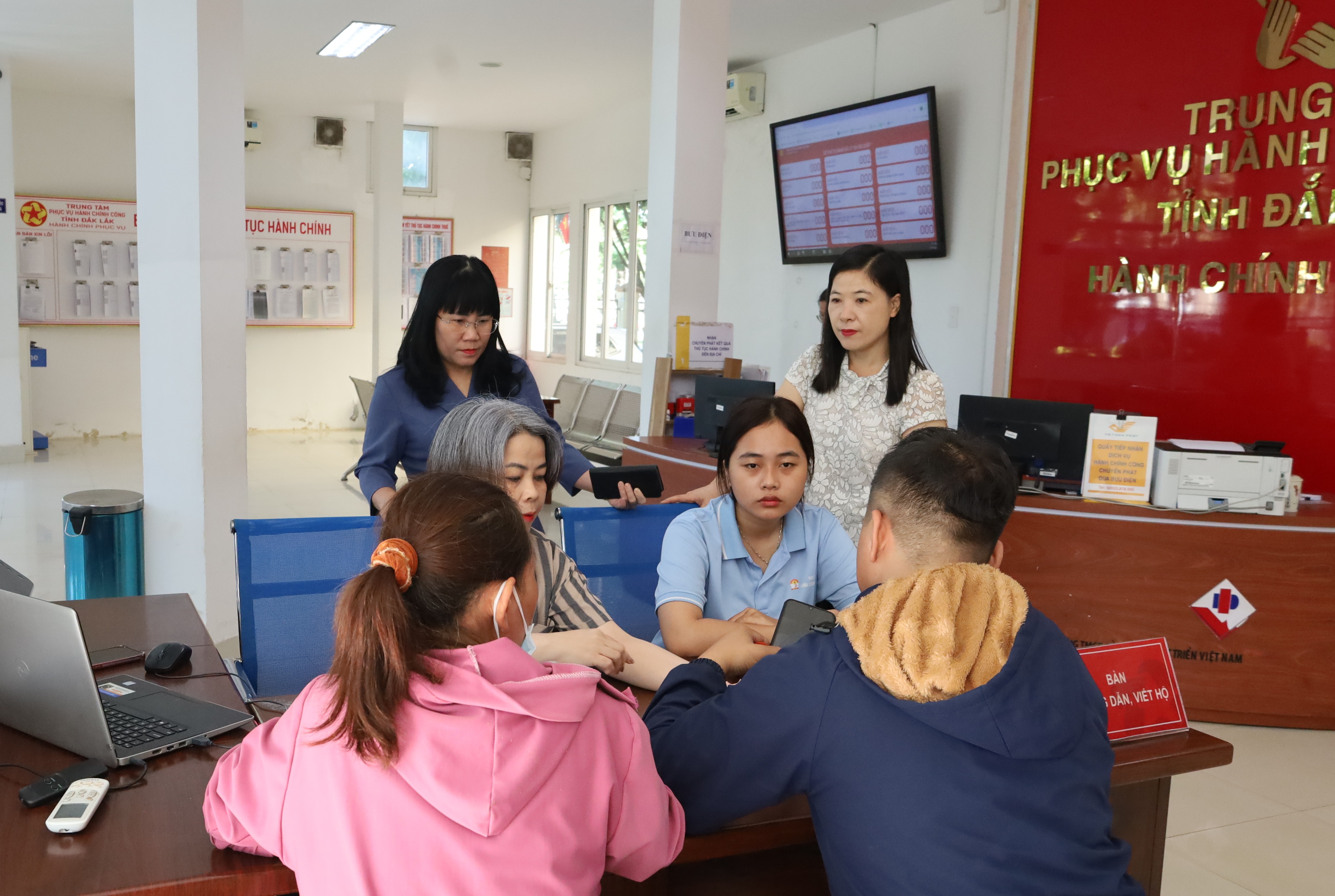 Phấn đấu giảm 50% thời gian giải quyết TTHC: Lĩnh vực Xây dựng, Công Thương dẫn đầu lượng hồ sơ đăng ký cắt giảm