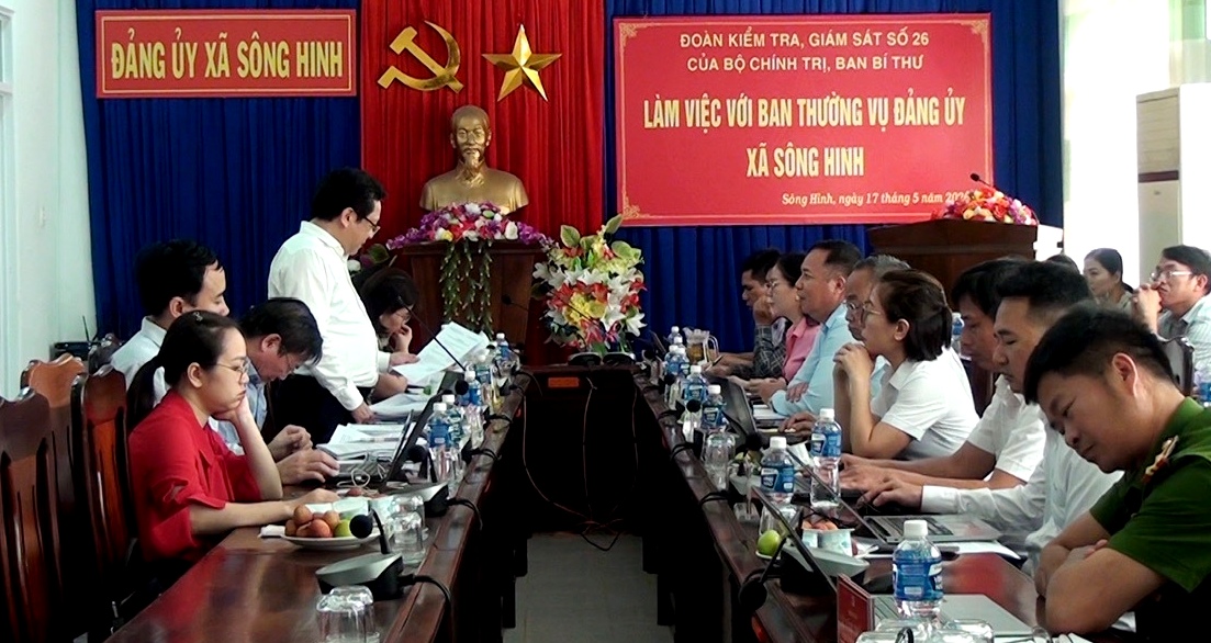 Đoàn kiểm tra, giám sát số 26 của Bộ Chính trị, Ban Bí thư làm việc tại xã Sông Hinh