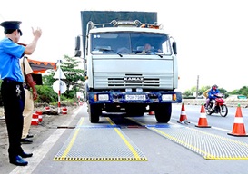 Tiếp tục thực hiện công tác kiểm soát tải trọng xe