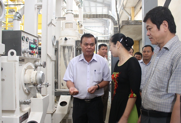 Đoàn công tác của Thường trực Tỉnh ủy kiểm tra và làm việc tại xã Cư Ni, huyện Ea Kar