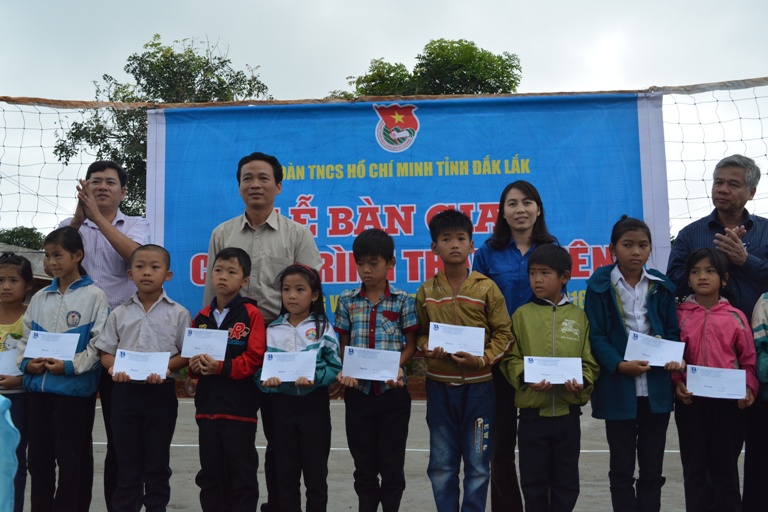 Nhiều hoạt động thiết thực trong chương trình “Về nguồn” năm 2016.