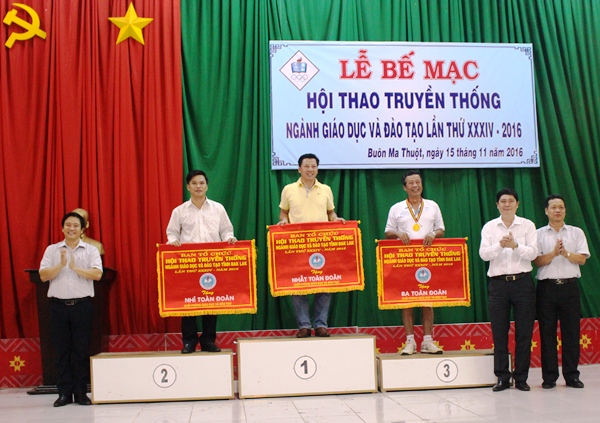 Bế mạc Hội thao truyền thống Ngành Giáo dục và Đào tạo tỉnh Đắk Lắk lần thứ 34 năm 2016