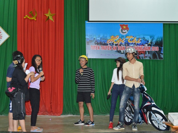 Hơn 1.000 học sinh, sinh viên  tham gia Ngày hội học sinh sinh viên với văn hóa giao thông