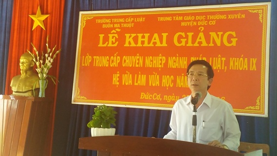 Trường Trung cấp Luật Buôn Ma Thuột tổ chức khai giảng trung cấp luật Khóa IX hệ vừa làm vừa học tại huyện Đức Cơ, tỉnh Gia Lai