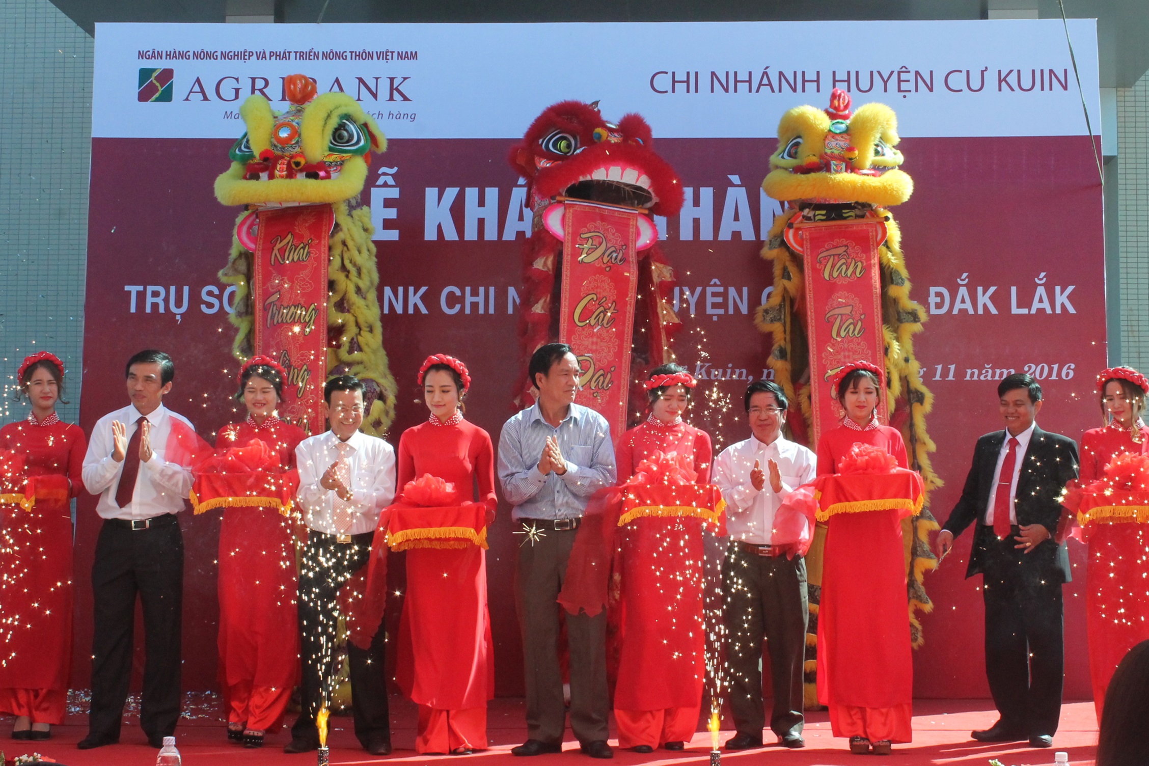 Khánh thành trụ sở Agribank Chi nhánh huyện Cư Kuin, Đắk Lắk.