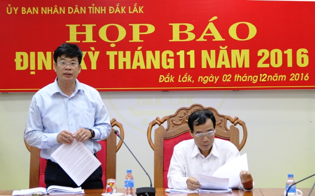Giao ban báo chí và họp báo định kỳ tháng 11/2016