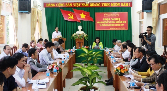 Hội nghị giao ban công tác Khoa giáo năm 2016 và triển khai nhiệm vụ năm 2017.