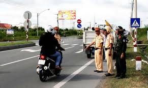 Tuần tra kiểm soát, xử lý vi phạm trong lĩnh vực giao thông đường bộ tuyến Quốc lộ 27