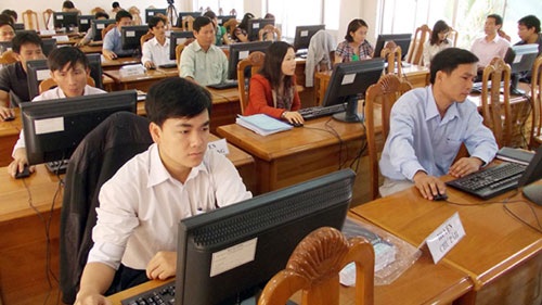 Hỗ trợ thiết bị giám sát việc chấm thi tuyển công chức tỉnh năm 2016