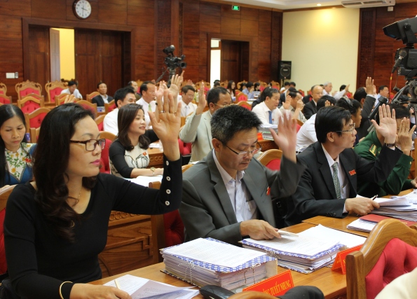 Closing 3rd session of 9th Dak Lak Provincial People’s Council