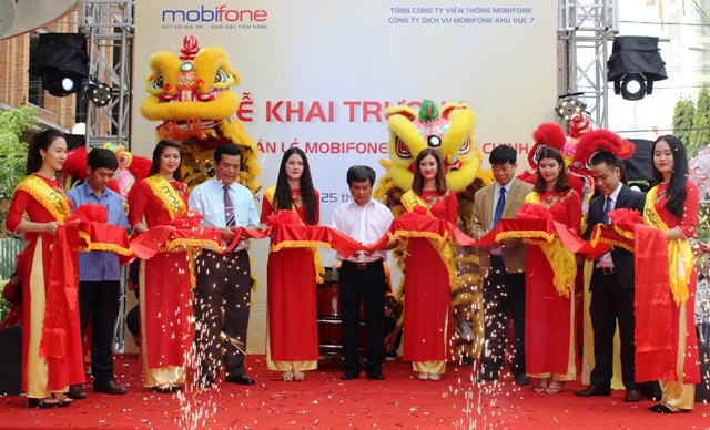 Chi nhánh Mobifone Đắk Lắk khai trương cửa hàng bán lẻ đầu tiên tại tỉnh
