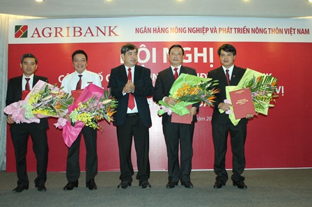 Công bố Quyết định về mạng lưới và bổ nhiệm cán bộ đối với các chi nhánh Agribank trên địa bàn tỉnh Đắk Lắk.
