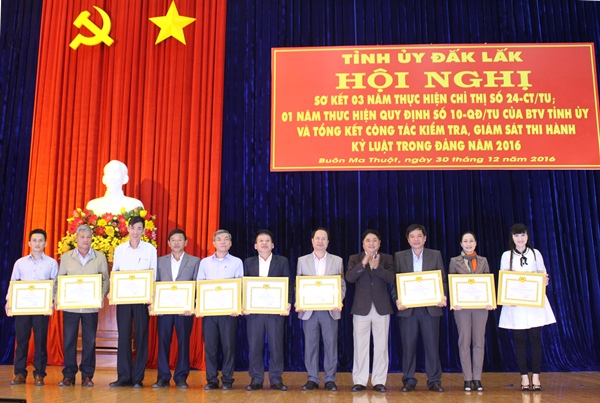 Sơ kết 03 năm thực hiện Chỉ thị số 24-CT/TU, 01 năm thực hiện Quy định số 10-QĐ/TU và tổng kết công tác kiểm tra, giám sát, thi hành kỷ luật trong Đảng năm 2016
