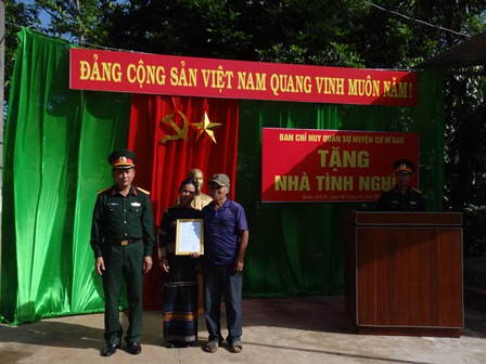 Khánh thành và bàn giao Nhà tình nghĩa tặng gia đình chính sách