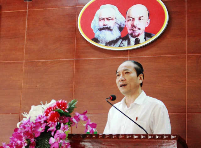 Ngành Thuế phải đẩy mạnh cải cách thủ tục hành chính, quyết liệt thực hiện biện pháp thu ngân sách Nhà nước năm 2017.