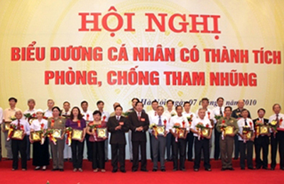 Đẩy mạnh tuyên truyền, phổ biến pháp luật về phòng, chống tham nhũng.