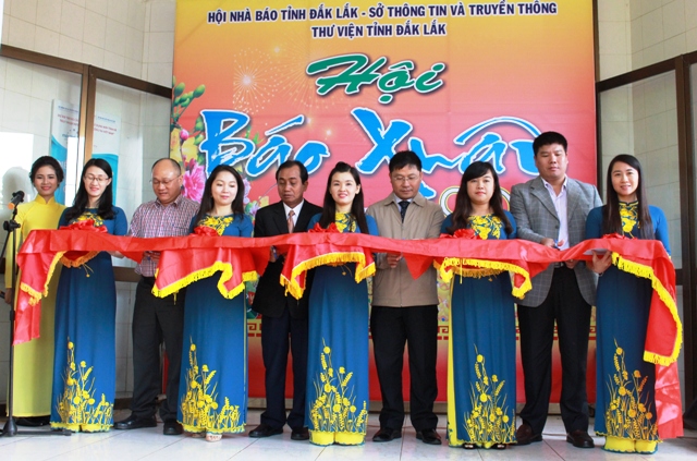 Khai mạc Hội báo Xuân Đinh Dậu 2017.