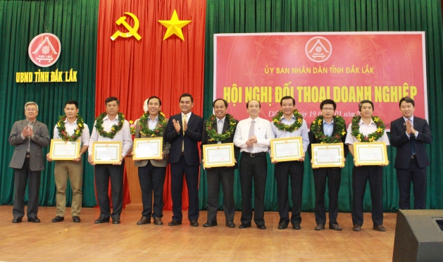 To maintain dialogues with enterprises and solve problems on every Thursday in 2017