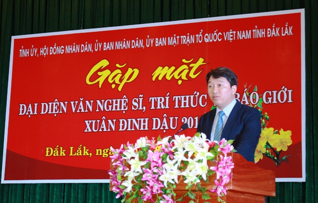 Gặp mặt đại diện văn nghệ sĩ, trí thức và báo giới Xuân Đinh Dậu 2017.