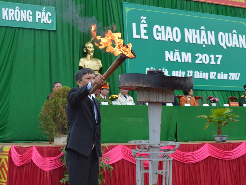 298 thanh niên huyện Krông Pắk lên đường thực hiện nghĩa vụ quân sự năm 2017