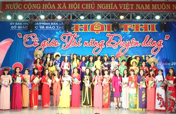 43 thí sinh tham dự Hội thi “Cô giáo tài năng, duyên dáng” cấp tỉnh năm 2017