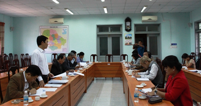 Họp thống nhất về nội dung kịch bản Đêm hội diễn tấu Cồng chiêng Tây Nguyên