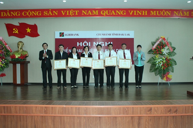 Agribank tỉnh Đắk Lắk tổ chức Hội nghị triển khai nhiệm vụ kinh doanh 2017