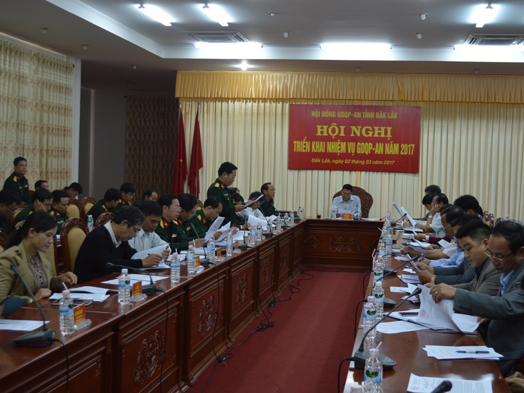 Triển khai nhiệm vụ giáo dục quốc phòng – an ninh năm 2017.