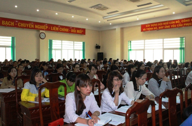 Hơn 150 đơn vị được tập huấn hỗ trợ công tác quyết toán thuế thu nhập cá nhân năm 2016.