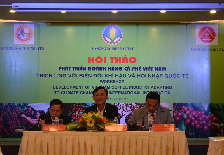 Hội thảo “Phát triển ngành hàng cà phê Việt Nam thích ứng với biến đổi khí hậu và hội nhập quốc tế”.