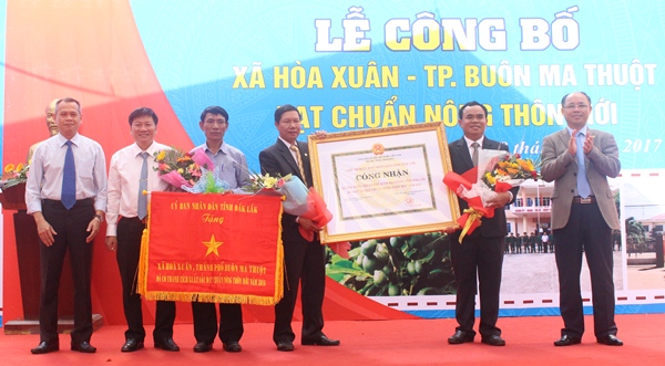 Lễ công bố xã Hòa Xuân đạt chuẩn Nông thôn mới.