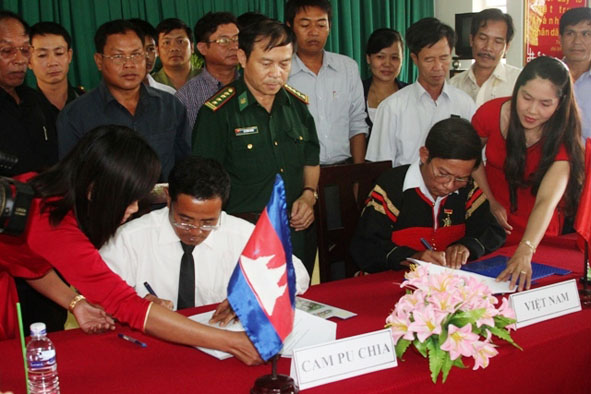 Hướng dẫn tuyên truyền về công tác biên giới đất liền Việt Nam – Trung Quốc, Việt Nam – Lào, Việt Nam – Campuchia năm 2017
