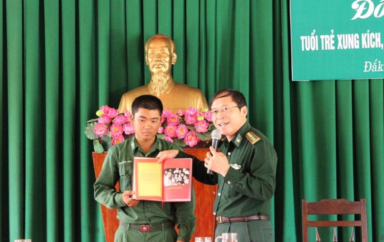 Đối thoại “Tuổi trẻ xung kích, sáng tạo vì chủ quyền an ninh biên giới quốc gia”.