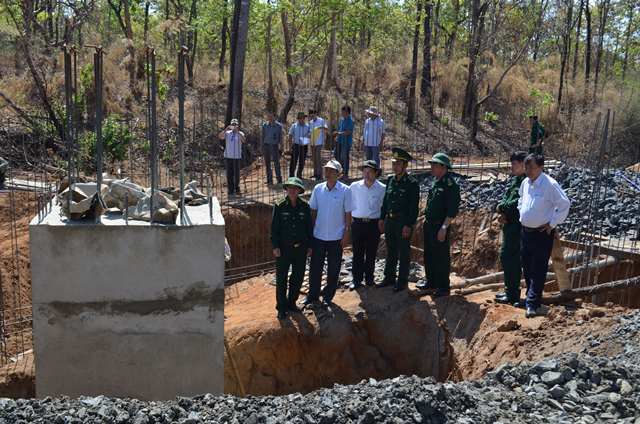 Tỉnh Đắk Lắk kiểm tra tiến độ thi công mốc số 41 và 43