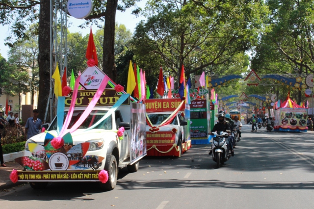 Báo cáo tổng kết công tác tổ chức Lễ hội Cà phê Buôn Ma Thuột lần thứ 6 và Liên hoan Văn hóa Cồng chiêng Tây Nguyên năm 2017.