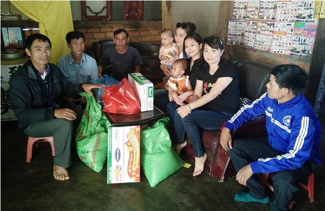 Các nhà hảo tâm tiếp tục hỗ trợ hai cháu mồ côi