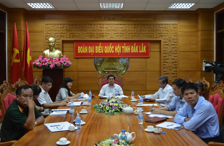 Bộ trưởng Bộ Thông tin và Truyền thông Trương Minh Tuấn trả lời chất vấn đại biểu Quốc hội về công tác quản lý an toàn thông tin mạng.