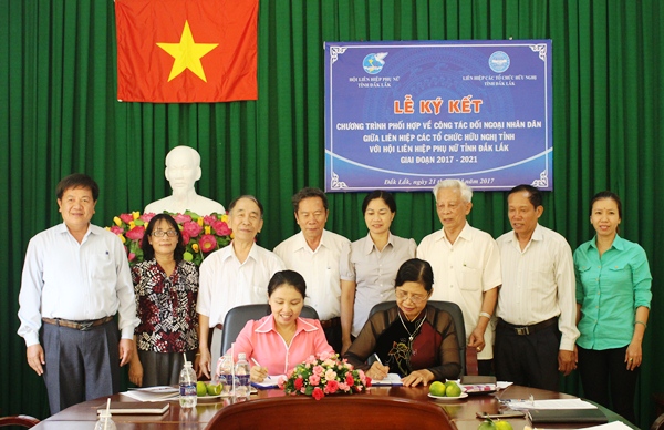 Ký kết Chương trình phối hợp về công tác đối ngoại nhân dân giai đoạn 2017-2021