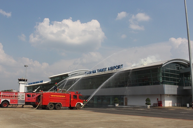 Diễn tập phương án chữa cháy, cứu nạn cứu hộ tại Cảng hàng không Buôn Ma Thuột