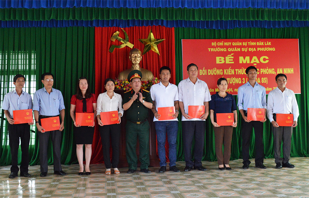 Bế mạc Lớp Bồi dưỡng kiến thức an ninh quốc phòng đối tượng 3, khóa 85 năm 2017