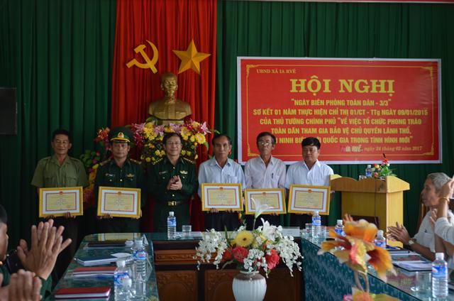 Nhân rộng các mô hình điểm trong thực hiện phong trào toàn dân bảo vệ chủ quyền an ninh biên giới.