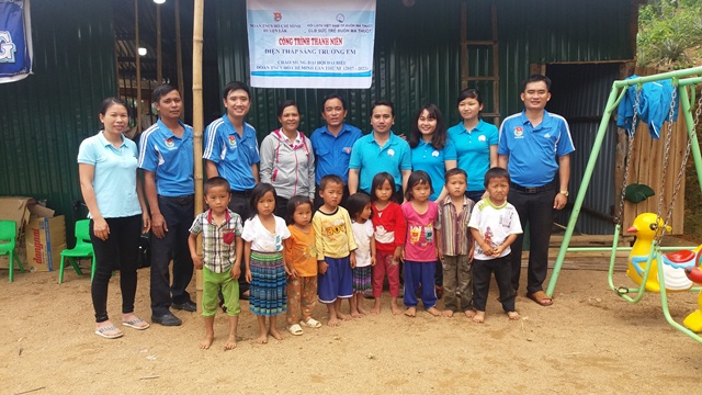 Huyện đoàn Lắk với Công trình thanh niên “Điện thắp sáng trường em”