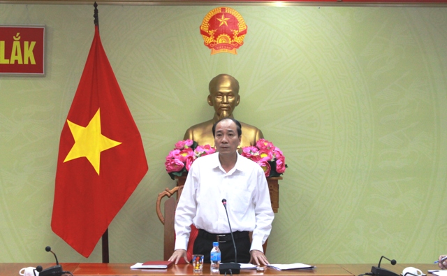 Họp xử lý vướng mắc của dự án hợp phần đền bù di dân tái định cư Hồ chứa nước Krông Pách Thượng.