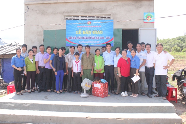 Hội đồng Đội huyện Buôn Đôn, bàn giao nhà “Khăn quàng đỏ” cho đội viên nghèo