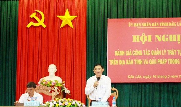 Khẩn trương tổ chức kiểm tra, rà soát công trình xây dựng không giấy phép và xử lý dứt điểm các công trình vi phạm.