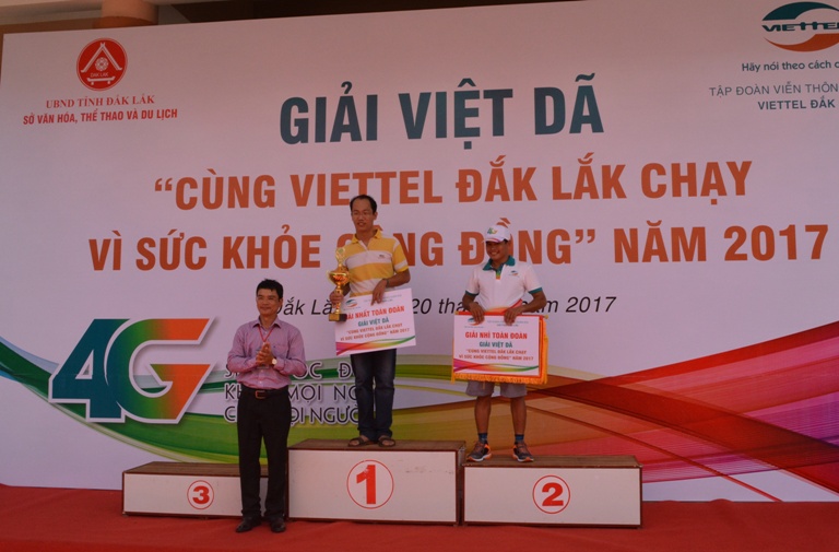 Hơn 1.000 VĐV tham dự giải Việt dã “Cùng Viettel Đắk Lắk chạy vì sức khỏe cộng đồng” năm 2017.