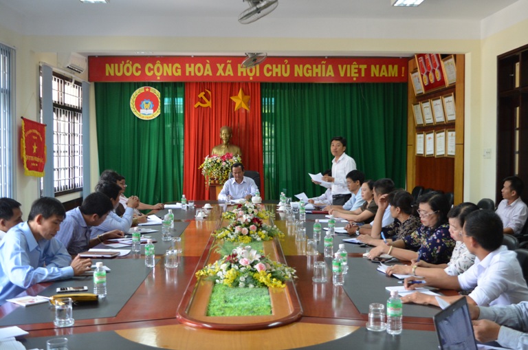 Họp triển khai tổ chức chương trình “Cặp lá yêu thương”.