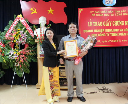 Báo cáo đánh giá về cơ chế quản lý, cơ chế tài chính, hệ thống tổ chức khoa học và công nghệ giai đoạn 2011 – 2016.