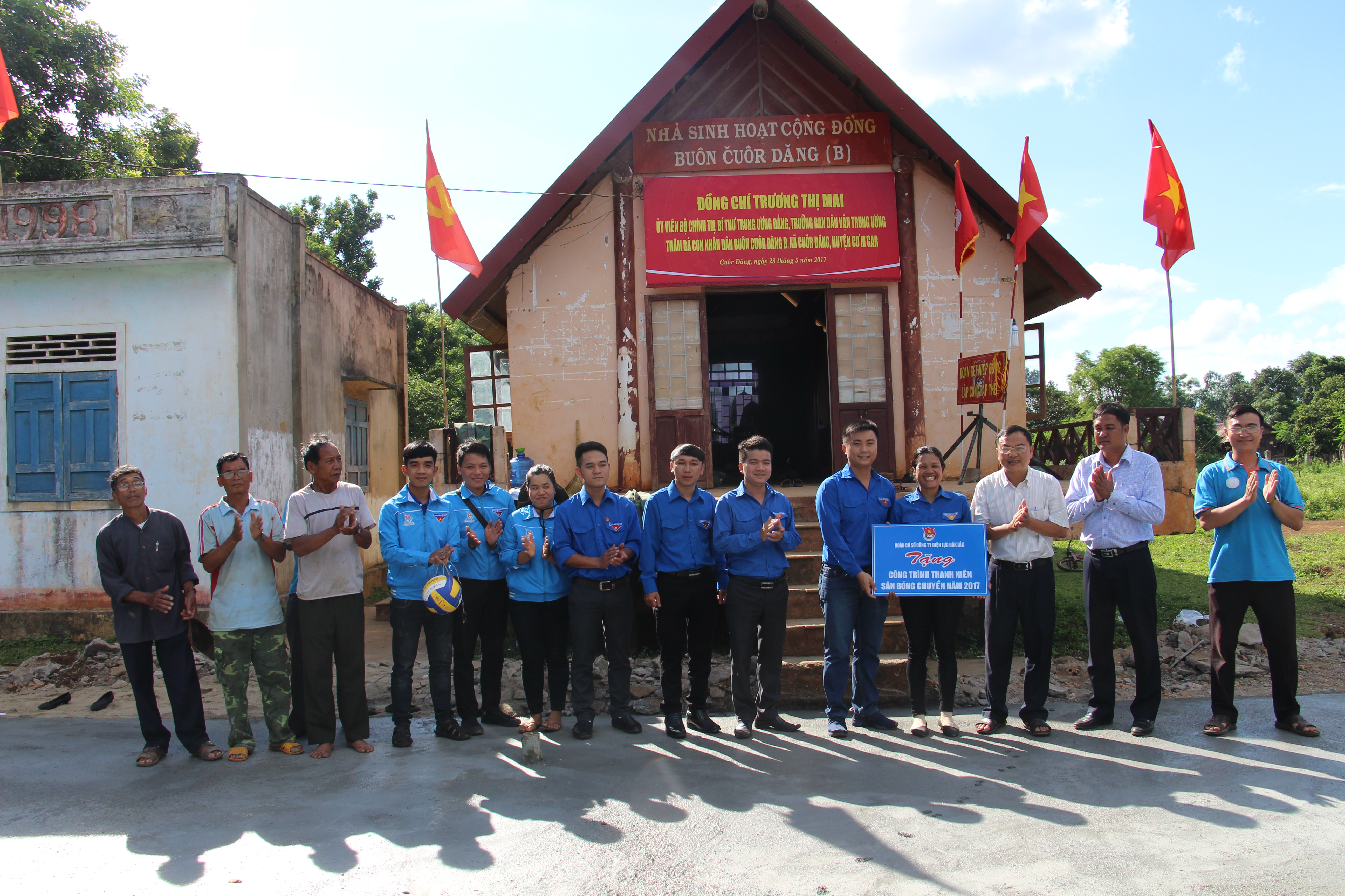 Hoàn thành công trình thanh niên đường giao thông nông thôn tại buôn Cuôr Đăng B, xã Cuôr Đăng, huyện Cư Mgar