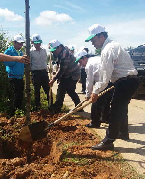 Huyện Lắk tổ chức Lễ mít tinh phát động “Tháng hành động vì môi trường” và hưởng ứng Ngày Môi trường thế giới năm 2017
